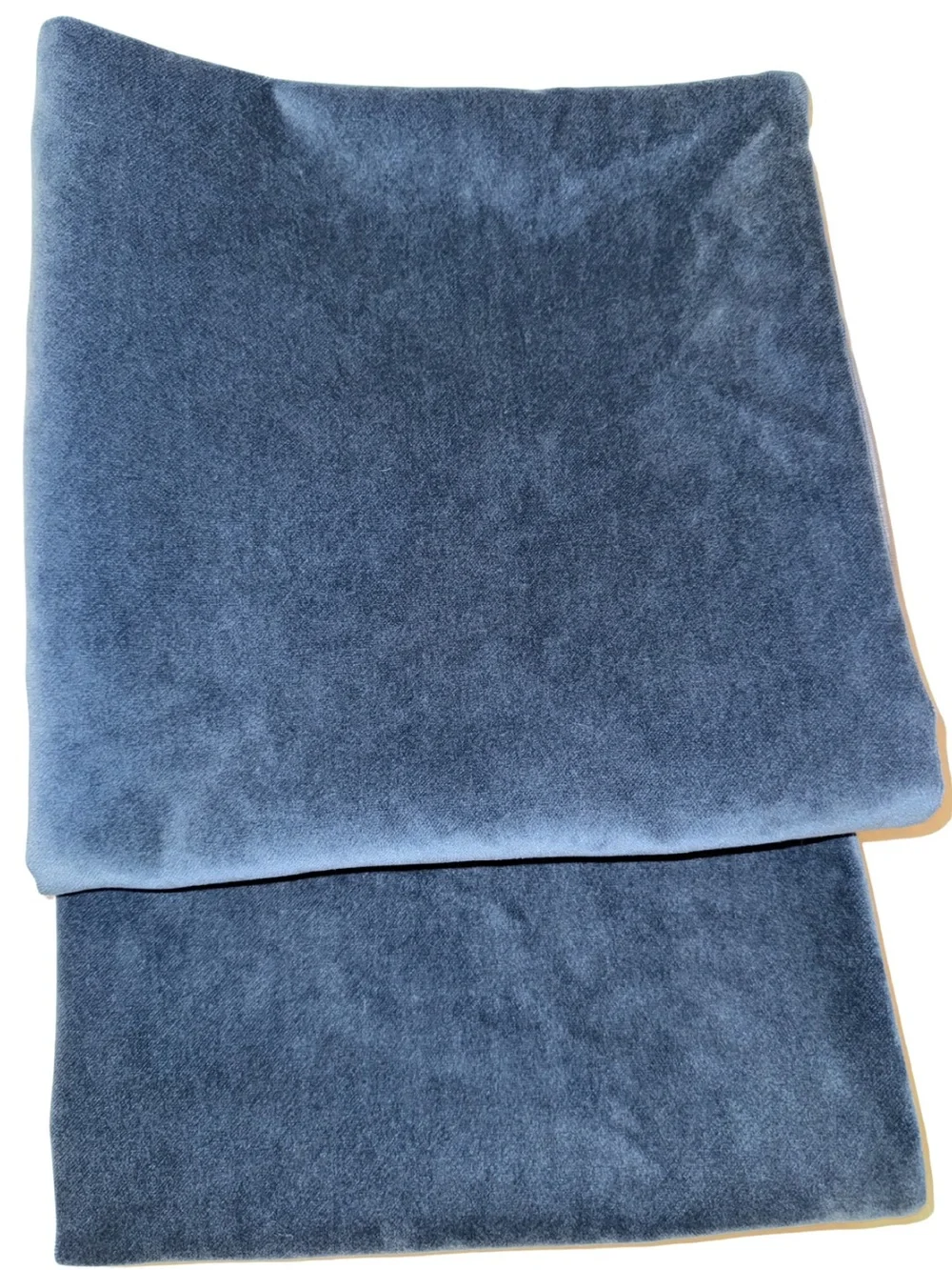 N/A luxurious velvety